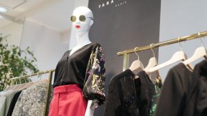 新しい風を吹き込む若手を　EC即戦力を3人採用