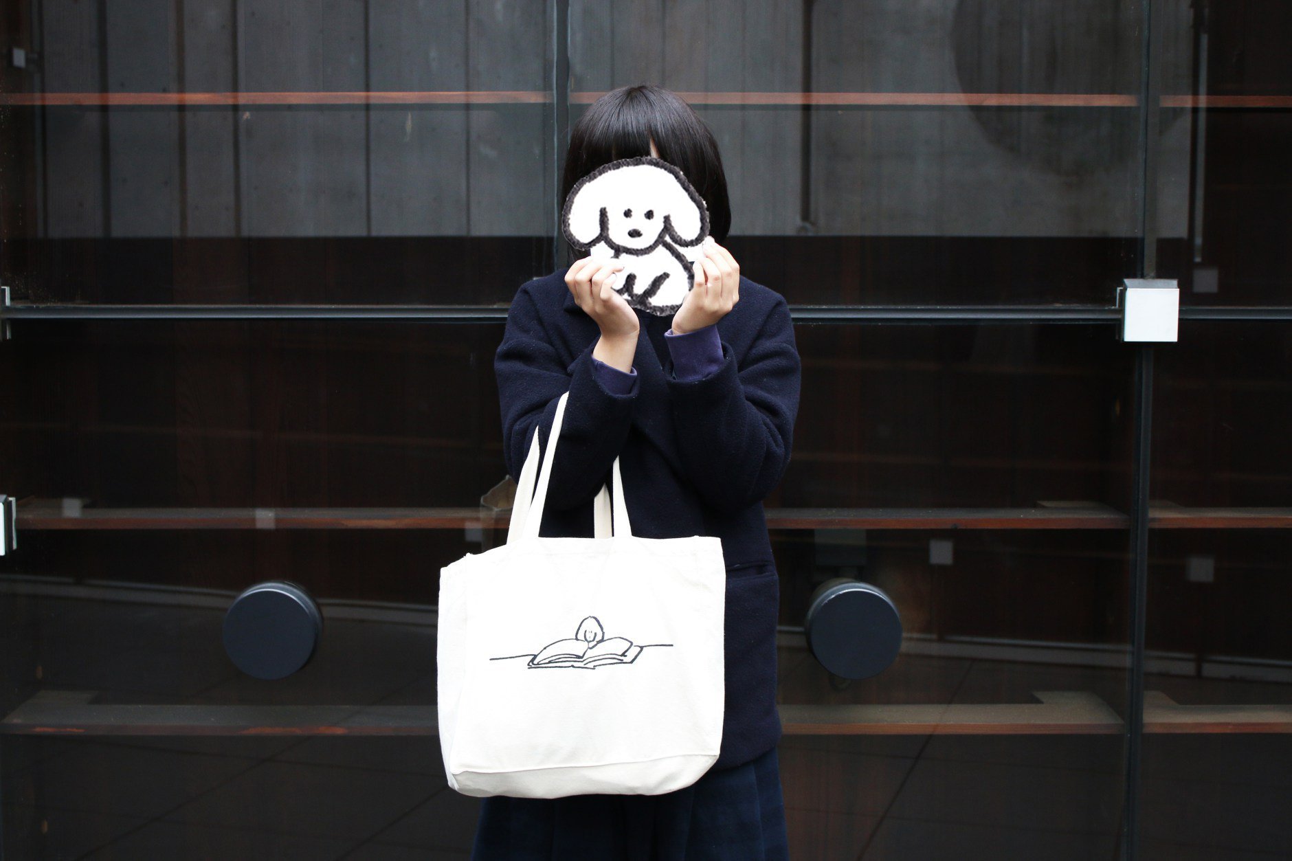 大人気若手イラストレーター 寺岡奈津美 幼き日の夢を可愛らしい犬と優しいタッチと共に実現させる彼女に注目 Ready To Fashion Mag