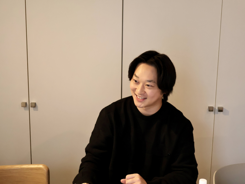 アパレルで得た視点が、領域を超える。営業なしで指名される一法師拓門に学ぶ、クリエイターとして信頼を得る条件